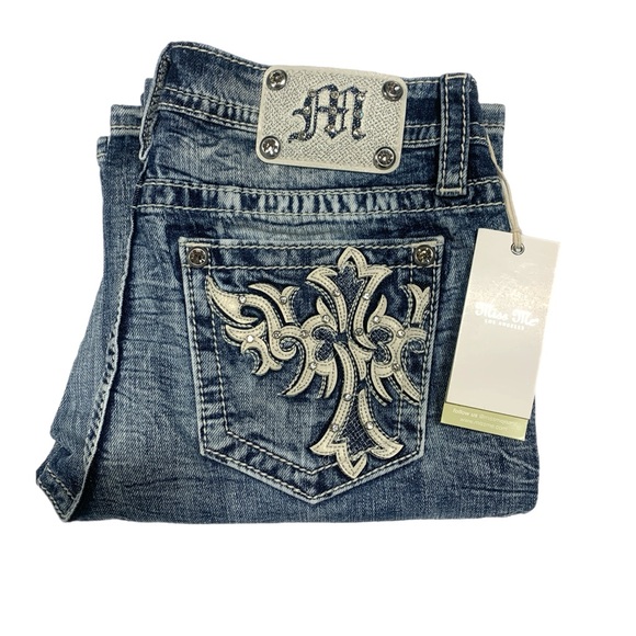 NWT Buckle Miss Me Boot Cut Jeans Embellished Pockets Bling Womens Mid Rise 0485 - Picture 2 of 15